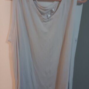 Woman's white tank top